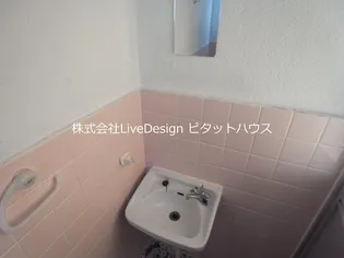 ニュー諏訪山マンション【1階】の内装