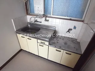 ニュー諏訪山マンション【1階】のキッチン