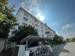 落合農住団地E棟【5階】の外観