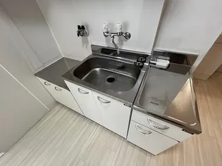 ドミールサニー緑町3号棟【4階】のキッチン