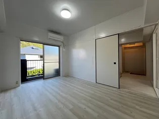 ドミールサニー緑町3号棟【4階】の居間