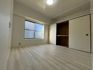 ドミールサニー緑町3号棟【4階】の寝室