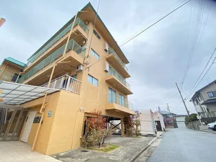 ラムール鈴蘭台南【3階】の外観