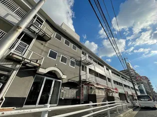 プリオーレリベルタ【2階】の外観