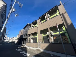 ラ・ヴィータ川西【1階】の外観