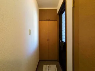 メゾンアルカディア【1階】の玄関