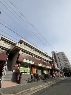 緑地八番館の画像