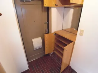 芦屋ニューコーポII番館【2階】の玄関