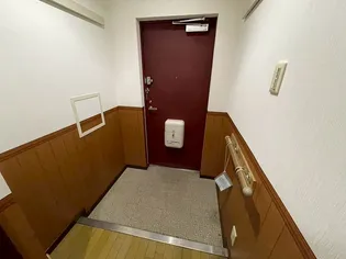 ガーネット森北町【1階】の玄関
