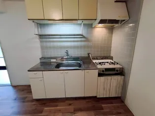 ピュアハウスナダ【2階】のキッチン