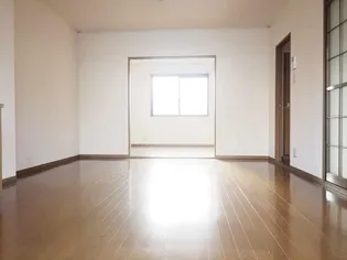 グレース能登【1階】の居間