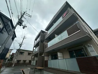 F asecia brucite【2階】の外観