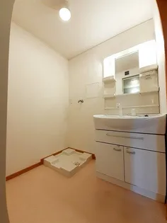 ウエストフィール伍号館【2階】の内装