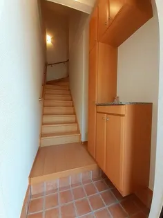 ウエストフィール伍号館【2階】の玄関