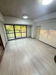 ホーユウパレス神戸塩屋【1階】の居間