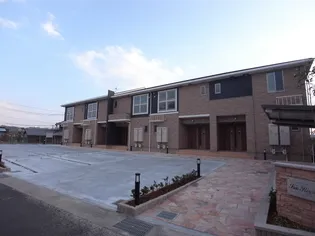 サン・ロイヤル【1階】の外観