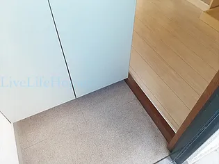 グランドハイツ【305号室】の玄関