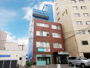 8・4サウンドビル【401号室】の外観