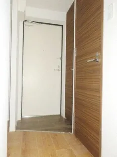 エフォート北郷B【205号室】の玄関