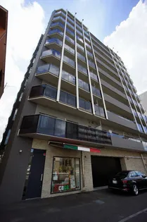 スペチアーレ伏見【3階】の外観