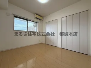 スカイコート年見【2階】の居間