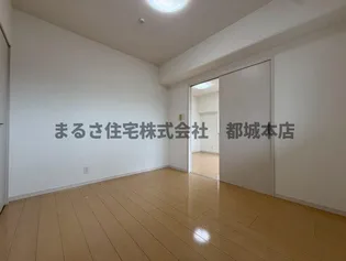 スカイコート年見【2階】の居間