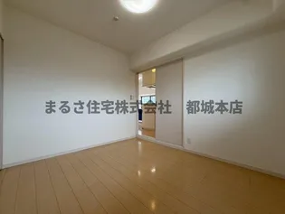 スカイコート年見【3階】の居間