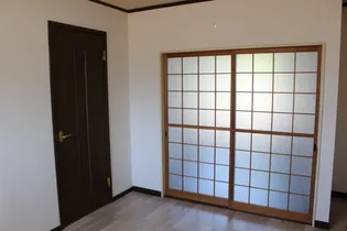 ワシントンハイツ【102号室】の居間