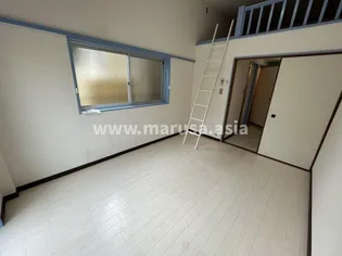 CLEVER【1階】の居間