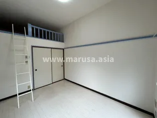 CLEVER【1階】の居間