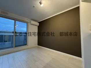 サンハイムサザン一万城【2階】の居間