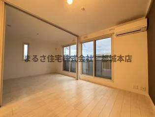 サンハイムサザン一万城【2階】の居間