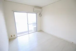 ベルヴィーユ清武【3階】の居間