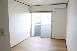 エレファント中之丸【1階】の居間