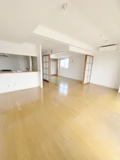 プライムアーバン町屋サウスコート【6階】の居間