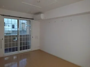 ヴィラ・フェリーチェⅠ【1階】の居間