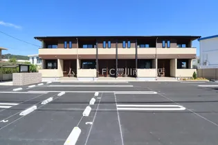 キャトルプレイス8の画像