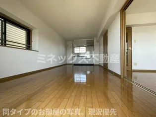 日高ハイツⅡ【2階】の居間