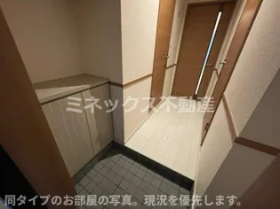 パルイースト【2階】の玄関