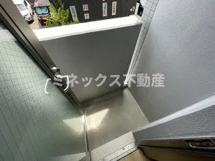 Ruhe(ルーエ)文化公園前通り【2階】の玄関