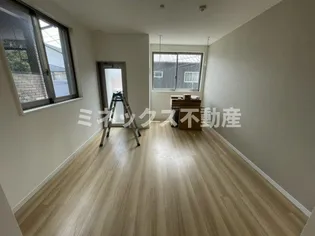 Ruhe(ルーエ)文化公園前通り【2階】の居間