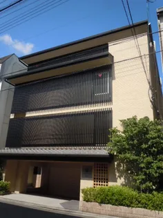 シュシュパルク六条院【2階】の外観