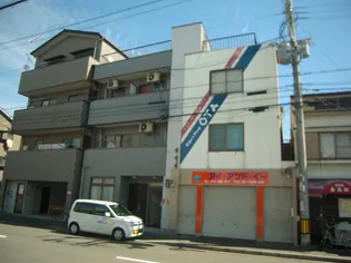 STEP RIGHT UP【2階】の外観