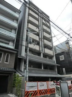 リヴァーク四条烏丸【5階】の外観