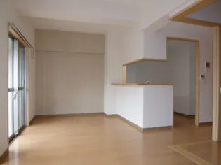 ヴィラエーデル大須【2階】の居間