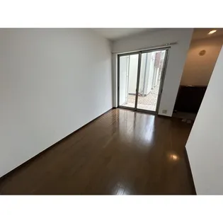 アンジュエールA【1階】の居間