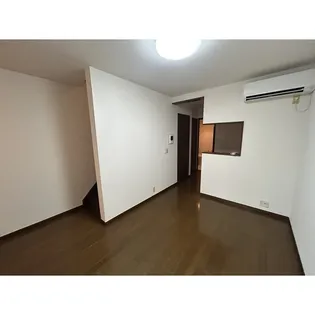 アンジュエールA【1階】の居間