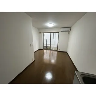 アンジュエールC【1階】の居間