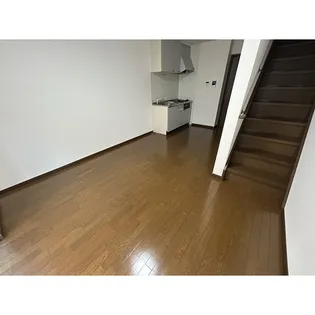 アンジュエールC【1階】の居間