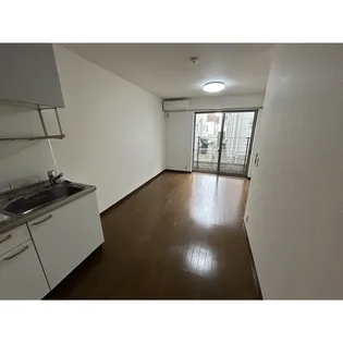 アンジュエールC【1階】の居間